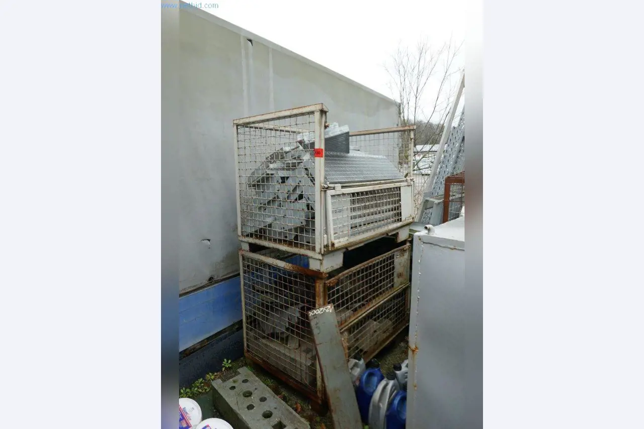 Stroje, provozní a kancelářské vybavení, zásoby, montážní materiál a vozidla-1