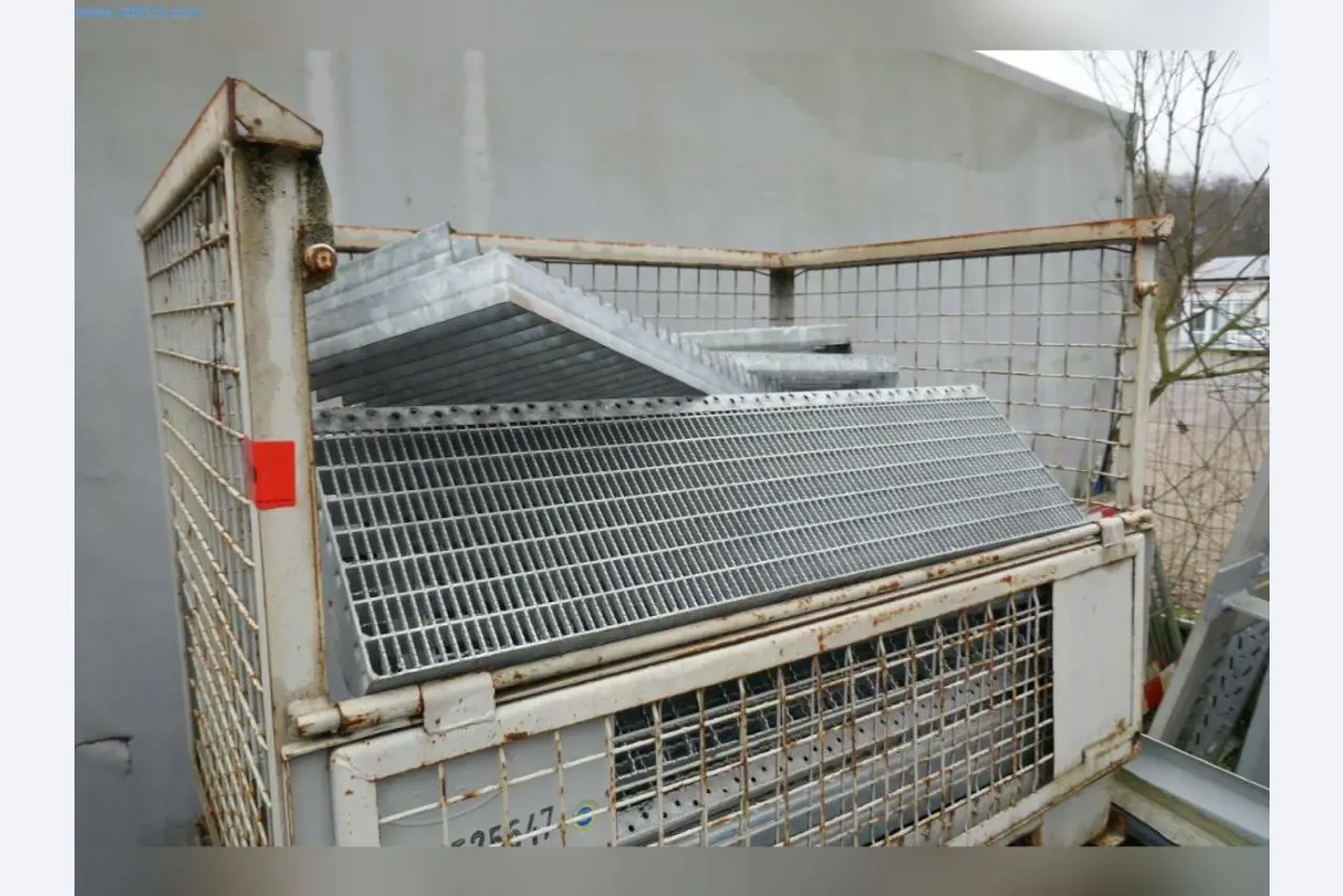 Stroje, provozní a kancelářské vybavení, zásoby, montážní materiál a vozidla-2