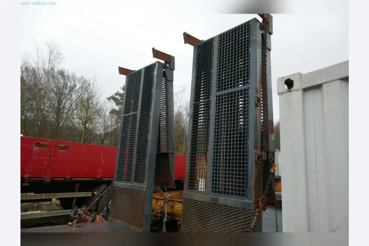 Stroje, provozní a kancelářské vybavení, zásoby, montážní materiál a vozidla-11