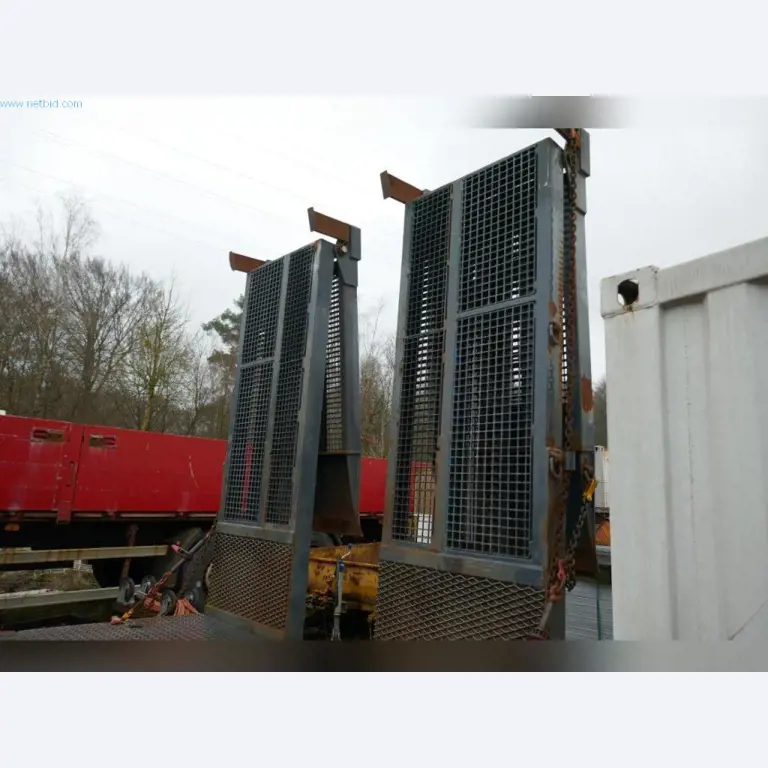 Stroje, provozní a kancelářské vybavení, zásoby, montážní materiál a vozidla-11