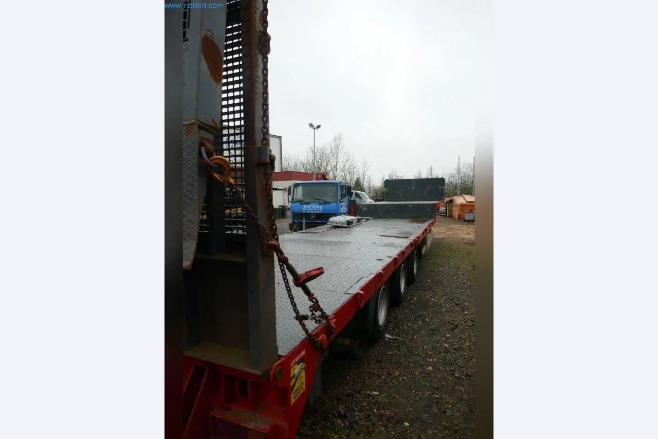 Stroje, provozní a kancelářské vybavení, zásoby, montážní materiál a vozidla-13