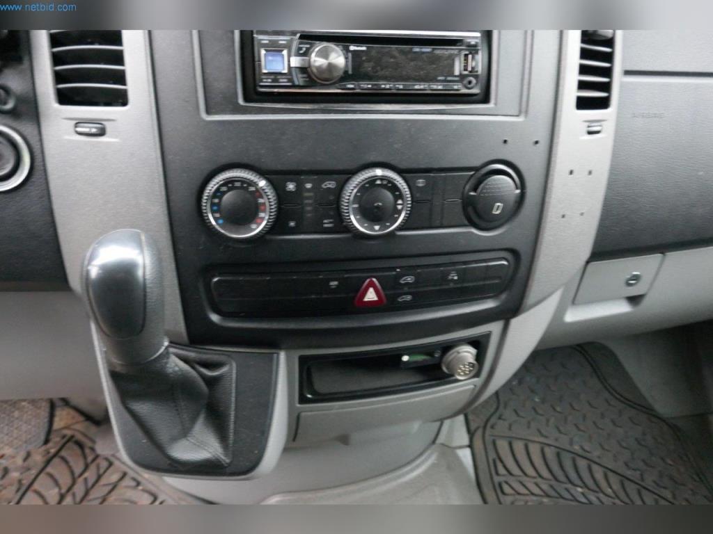 Stroji, poslovna in pisarniška oprema, zaloge, montažni material in vozila-11