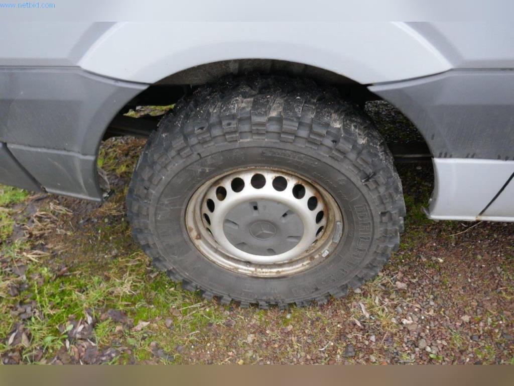 Stroji, poslovna in pisarniška oprema, zaloge, montažni material in vozila-16