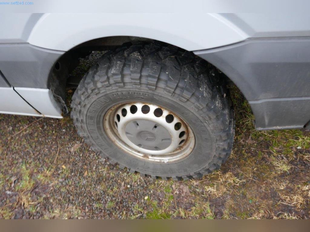 Stroji, poslovna in pisarniška oprema, zaloge, montažni material in vozila-17