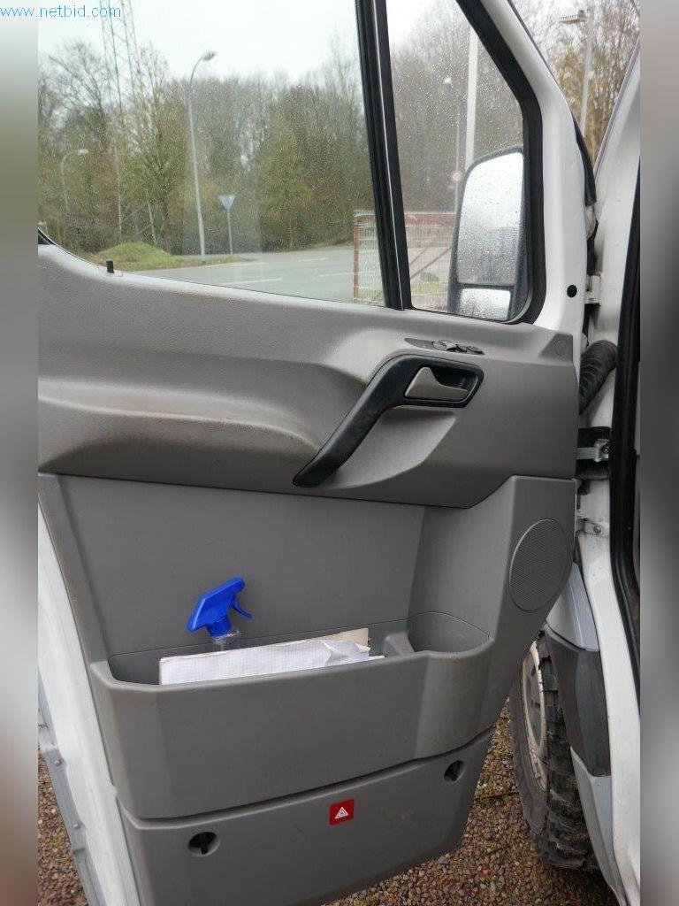 Stroji, poslovna in pisarniška oprema, zaloge, montažni material in vozila-24