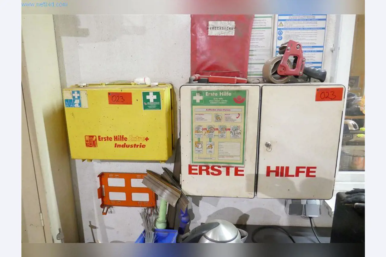Stroje, provozní a kancelářské vybavení, zásoby, montážní materiál a vozidla-3