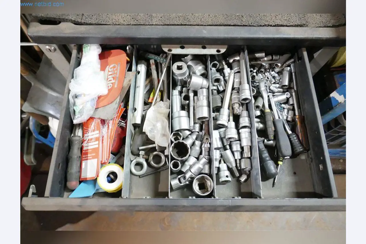 Maschinen, Betriebs- und Geschäftsausstattung, Warenvorräte, Montagematerial und Fahrzeuge (Bereich Stahlbau)-2