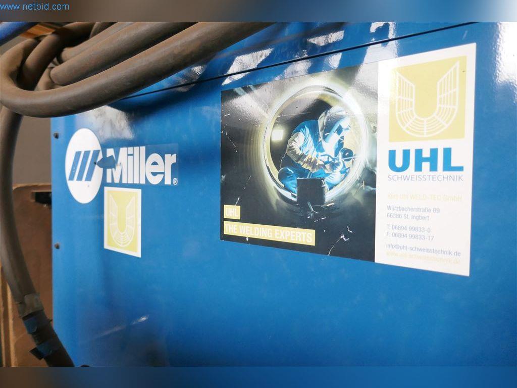 Maquinaria, equipos operativos y de oficina, existencias, materiales de montaje y vehículos-3