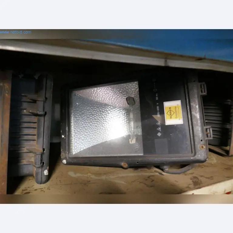 Stroje, provozní a kancelářské vybavení, zásoby, montážní materiál a vozidla-4