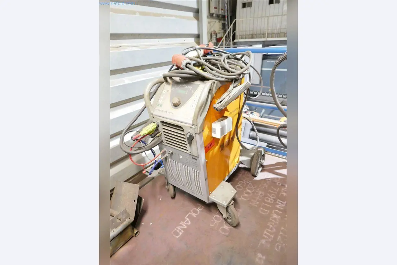 Machines, bedrijfs- en kantooruitrusting, voorraden, assemblagematerialen en voertuigen-1