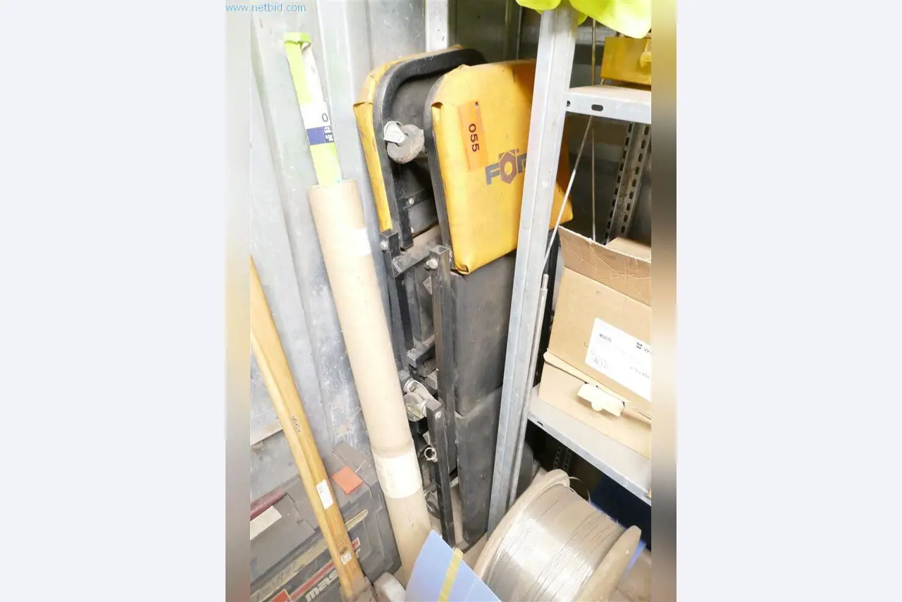 Maquinaria, equipos operativos y de oficina, existencias, materiales de montaje y vehículos-1