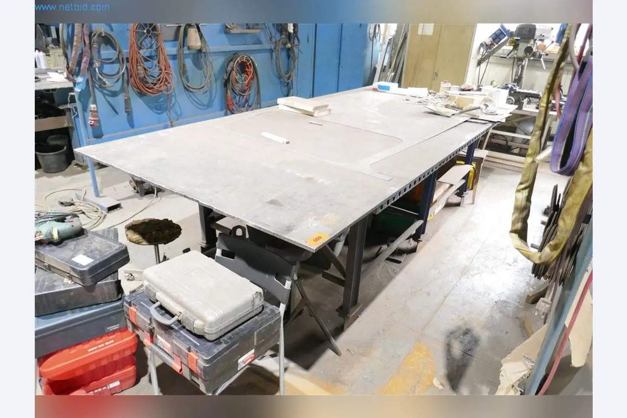 Stroje, provozní a kancelářské vybavení, zásoby, montážní materiál a vozidla-1