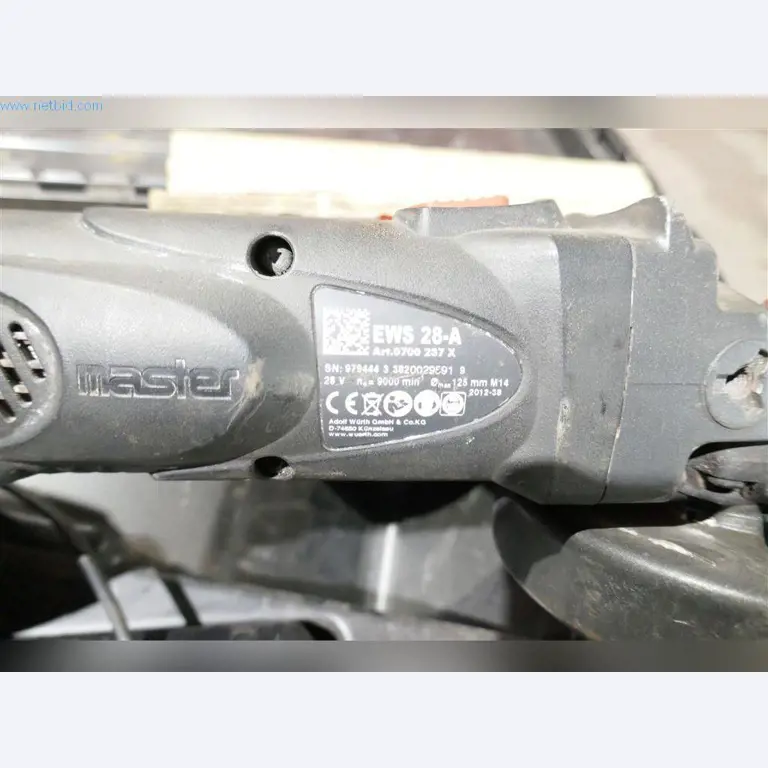 Stroje, provozní a kancelářské vybavení, zásoby, montážní materiál a vozidla-2