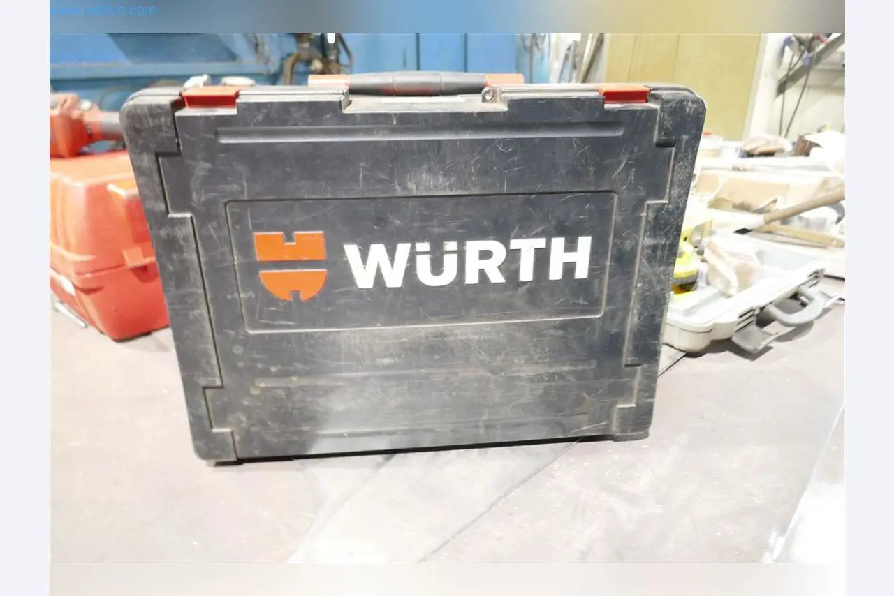 Stroje, provozní a kancelářské vybavení, zásoby, montážní materiál a vozidla-3