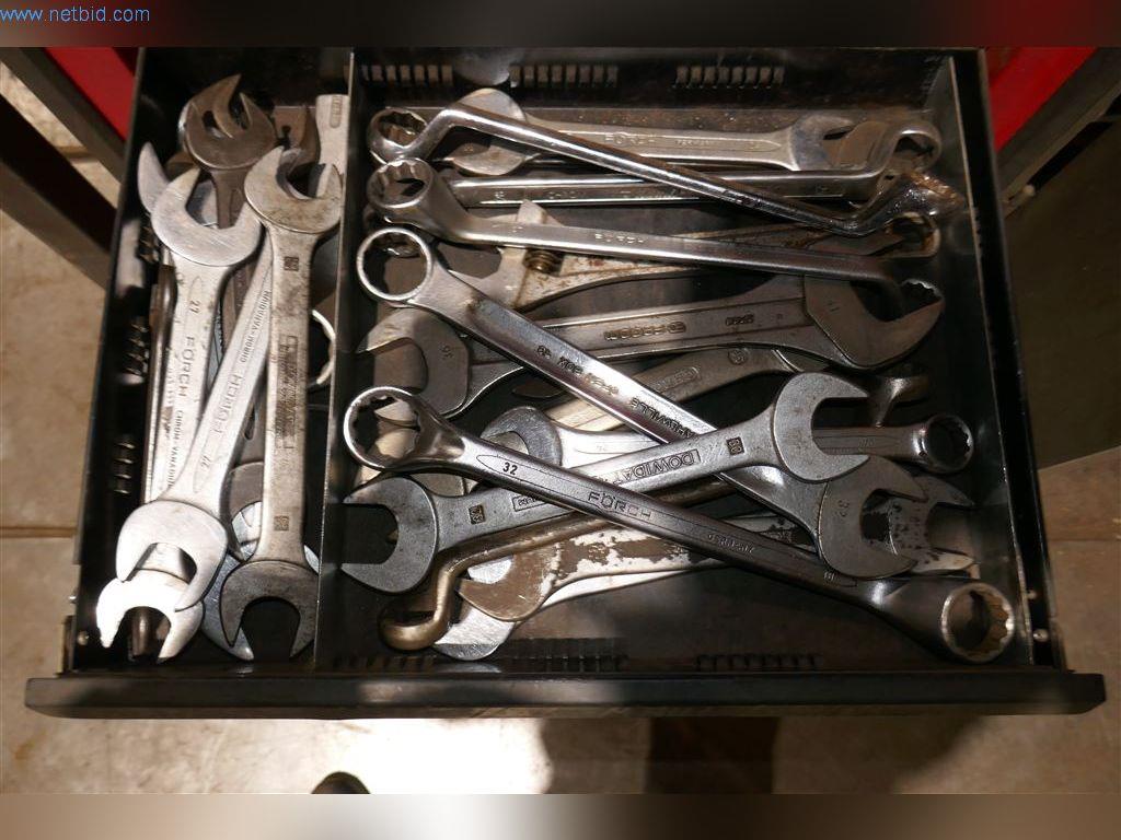 Stroje, provozní a kancelářské vybavení, zásoby, montážní materiál a vozidla-4