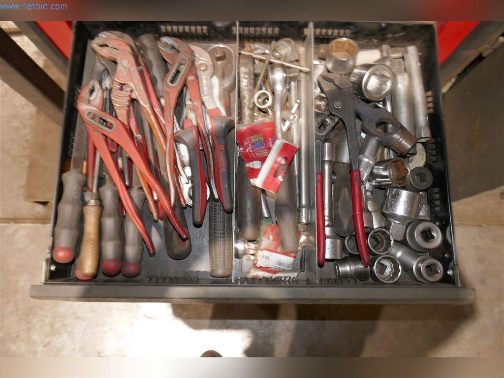 Stroje, provozní a kancelářské vybavení, zásoby, montážní materiál a vozidla-6