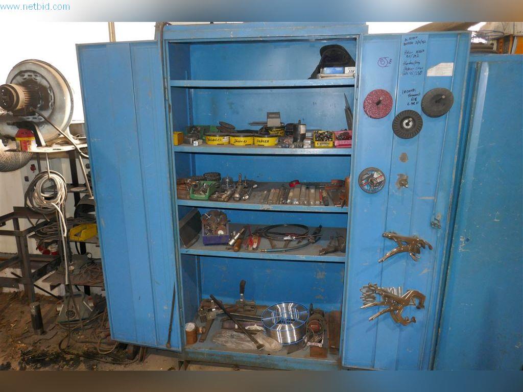 Stroje, provozní a kancelářské vybavení, zásoby, montážní materiál a vozidla-2