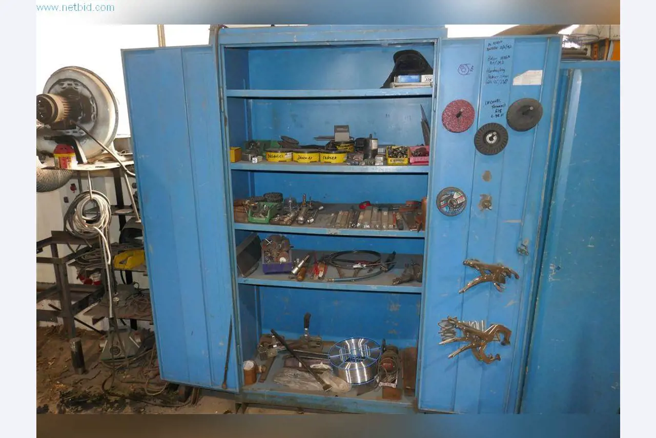 Stroje, provozní a kancelářské vybavení, zásoby, montážní materiál a vozidla-2