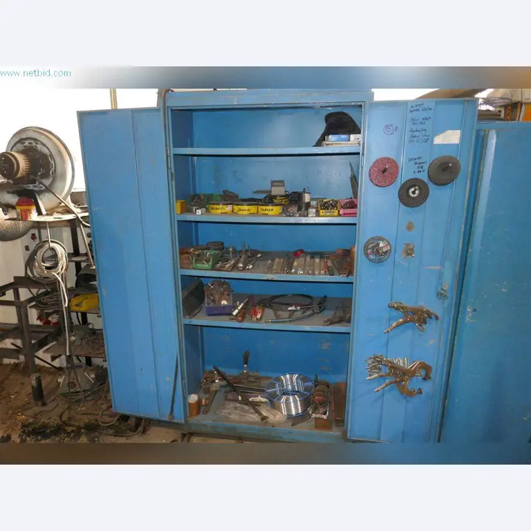 Stroje, provozní a kancelářské vybavení, zásoby, montážní materiál a vozidla-2