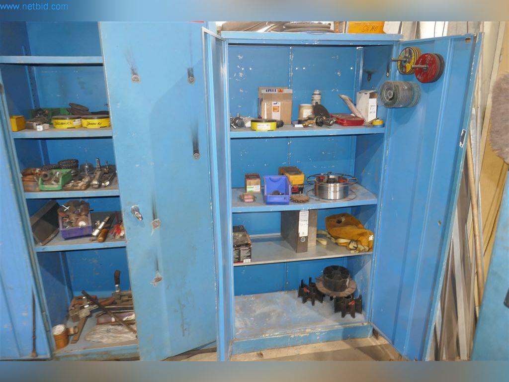 Stroje, provozní a kancelářské vybavení, zásoby, montážní materiál a vozidla-3