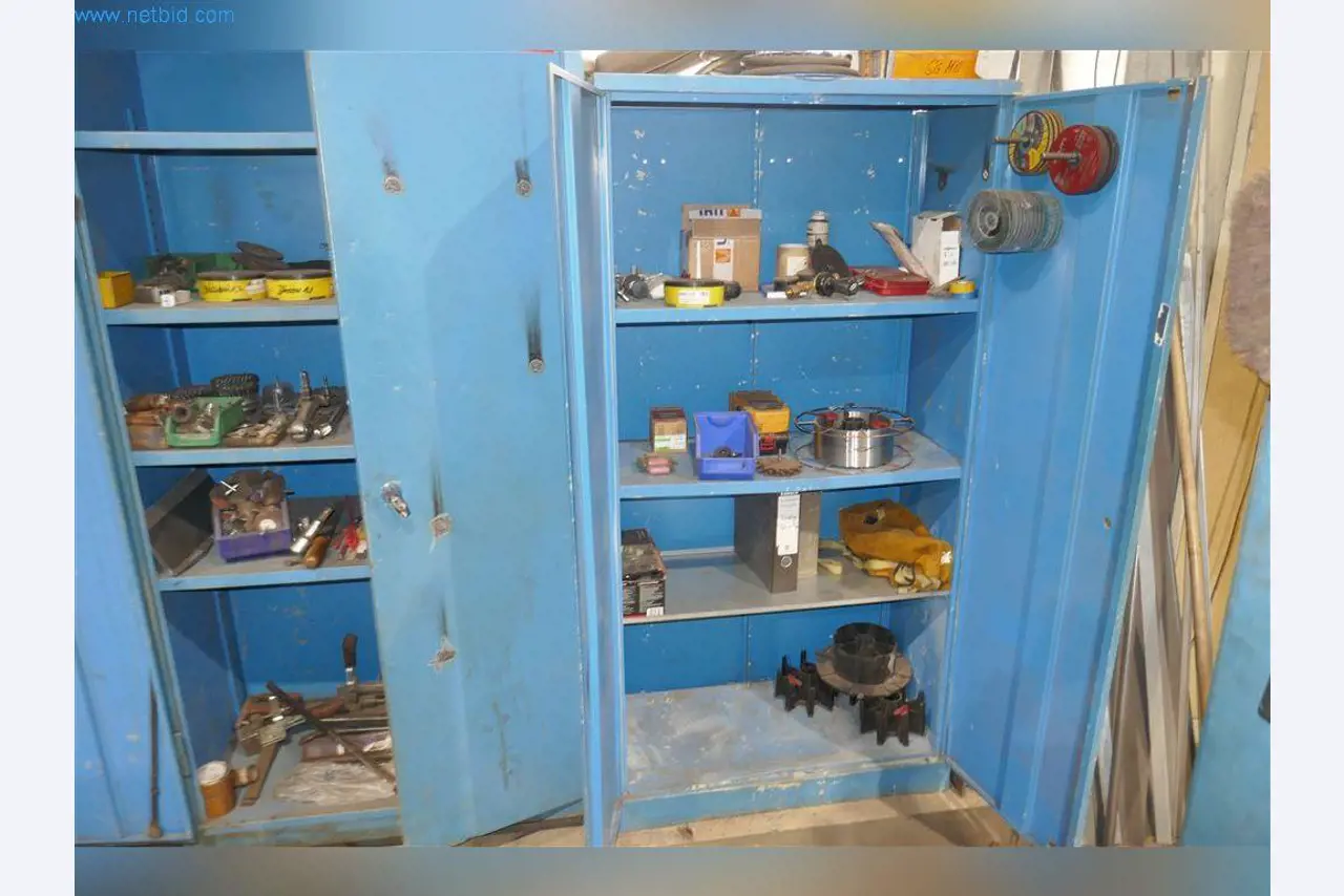 Stroje, provozní a kancelářské vybavení, zásoby, montážní materiál a vozidla-3