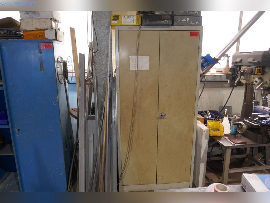 Stroje, provozní a kancelářské vybavení, zásoby, montážní materiál a vozidla-4