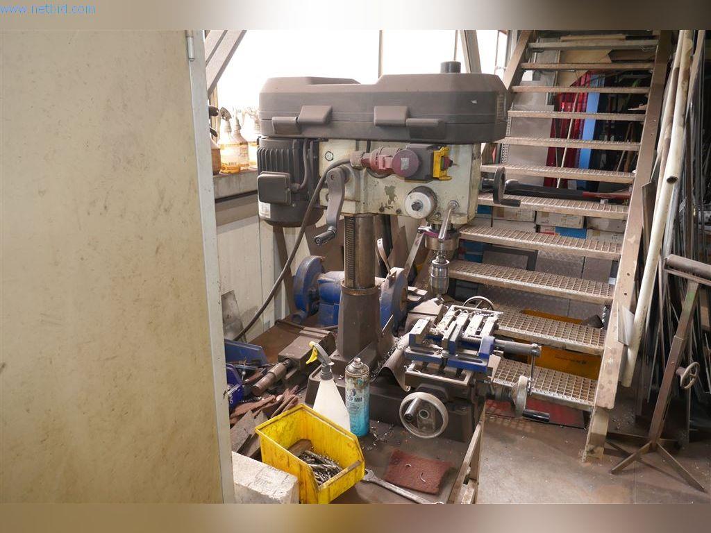 Stroje, provozní a kancelářské vybavení, zásoby, montážní materiál a vozidla-2