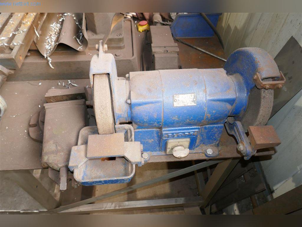 Stroje, provozní a kancelářské vybavení, zásoby, montážní materiál a vozidla-5