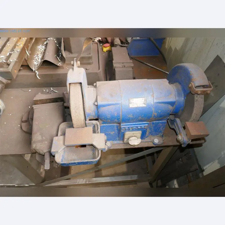 Stroje, provozní a kancelářské vybavení, zásoby, montážní materiál a vozidla-5