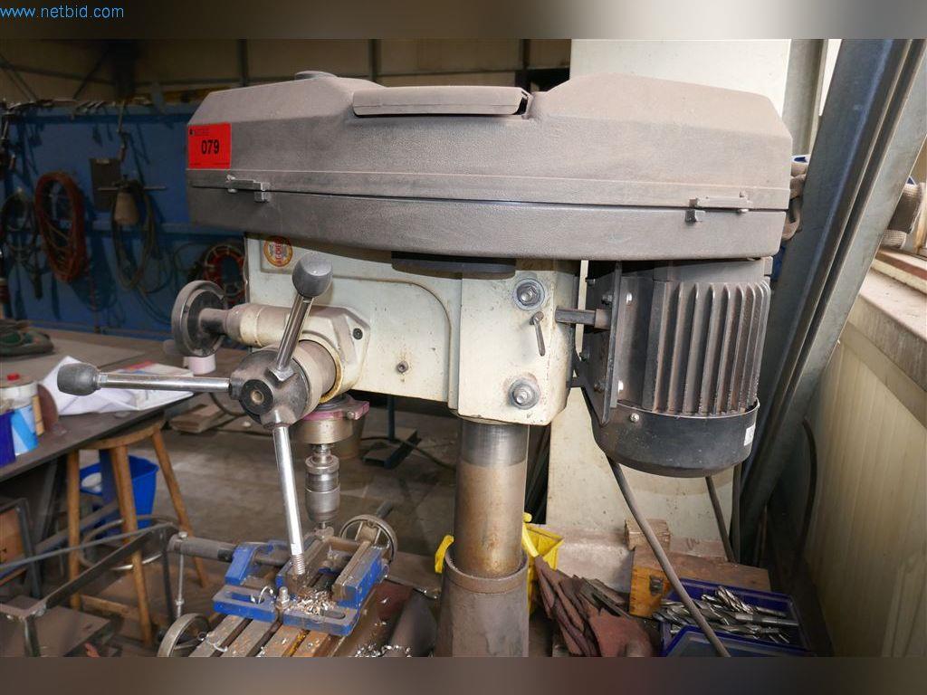 Stroje, provozní a kancelářské vybavení, zásoby, montážní materiál a vozidla-6