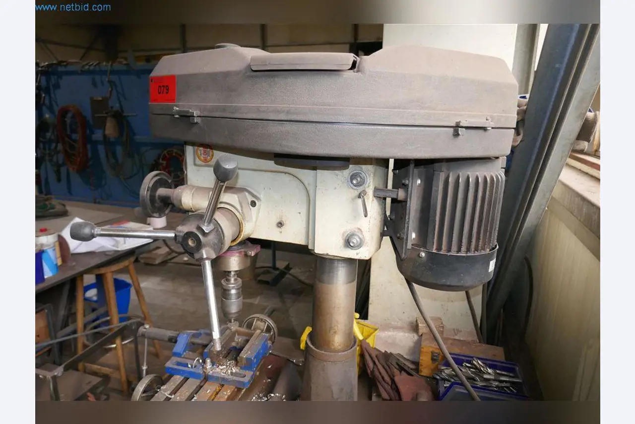 Stroje, provozní a kancelářské vybavení, zásoby, montážní materiál a vozidla-6