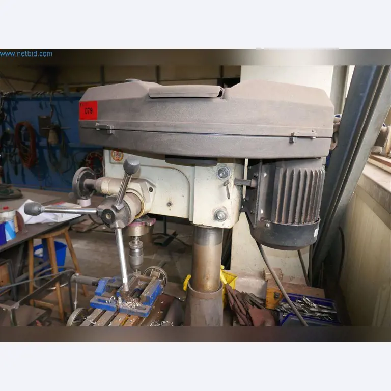 Stroje, provozní a kancelářské vybavení, zásoby, montážní materiál a vozidla-6