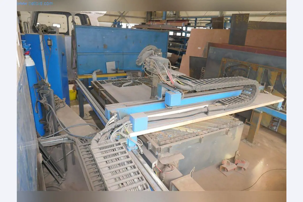 Máquinas, equipamento operacional e de escritório, existências, materiais de montagem e veículos (divisão Construção Metálica)-12