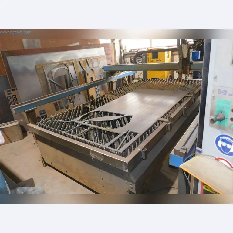 Máquinas, equipamento operacional e de escritório, existências, materiais de montagem e veículos (divisão Construção Metálica)-4