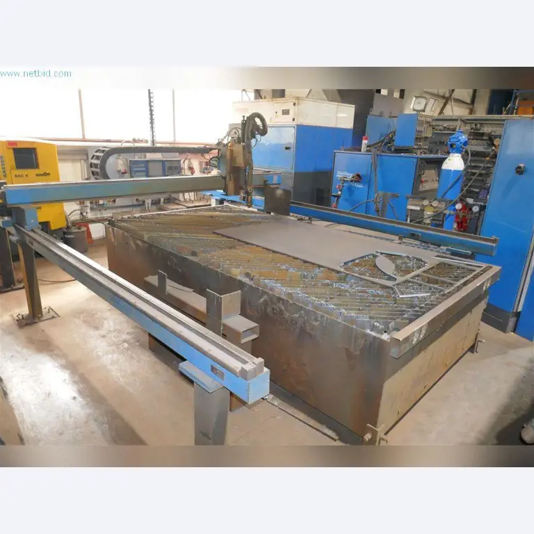 Máquinas, equipamento operacional e de escritório, existências, materiais de montagem e veículos (divisão Construção Metálica)-8