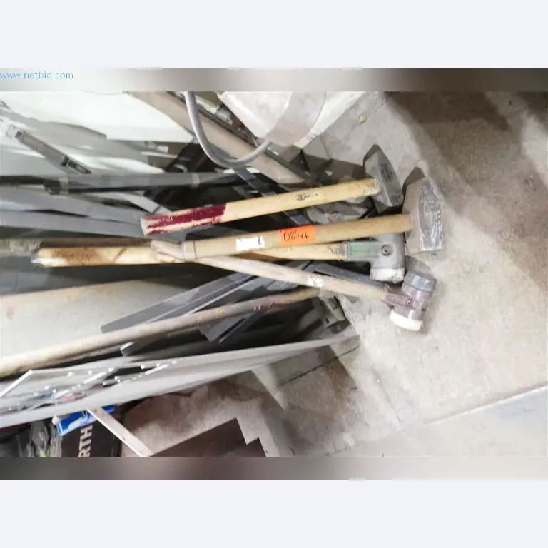 Maschinen, Betriebs- und Geschäftsausstattung, Warenvorräte, Montagematerial und Fahrzeuge (Bereich Stahlbau)-1