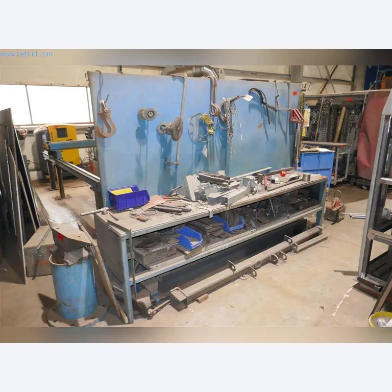 Machinery, operating and office equipment, inventories, assembly materials and vehicles (steel construction sector)-1