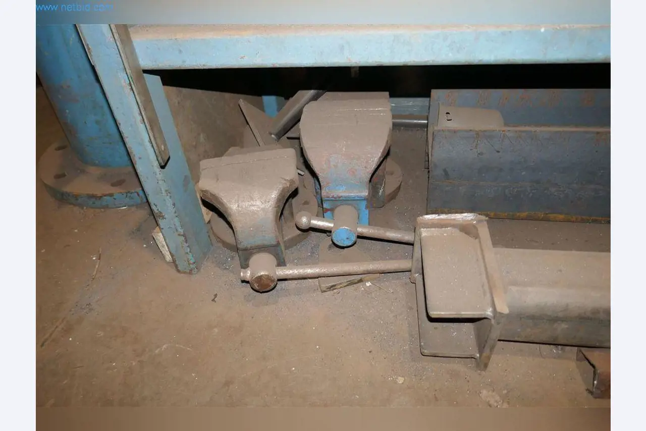 Machinery, operating and office equipment, inventories, assembly materials and vehicles (steel construction sector)-4