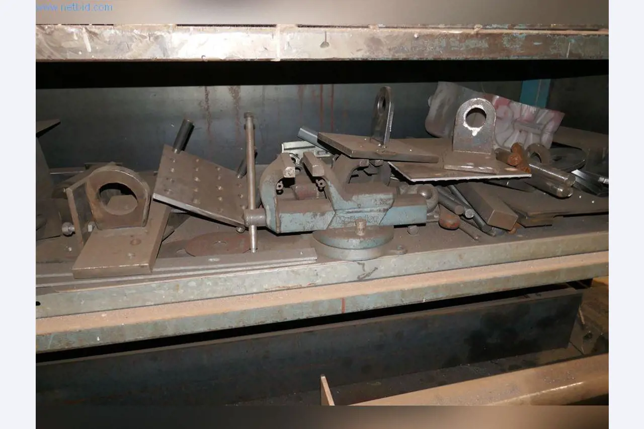 Machinery, operating and office equipment, inventories, assembly materials and vehicles (steel construction sector)-5