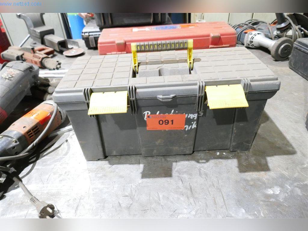 Maquinaria, equipos operativos y de oficina, existencias, materiales de montaje y vehículos-3