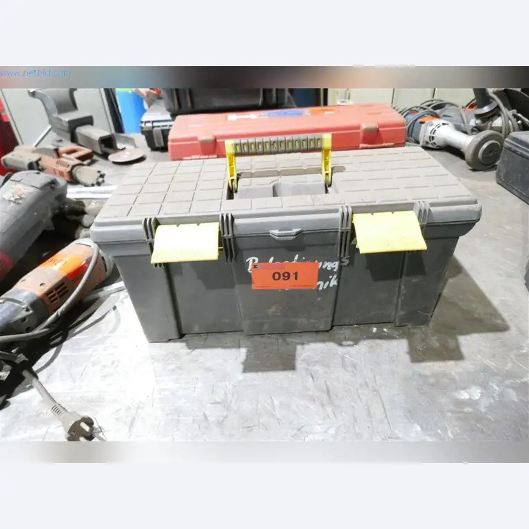 Maquinaria, equipos operativos y de oficina, existencias, materiales de montaje y vehículos-3