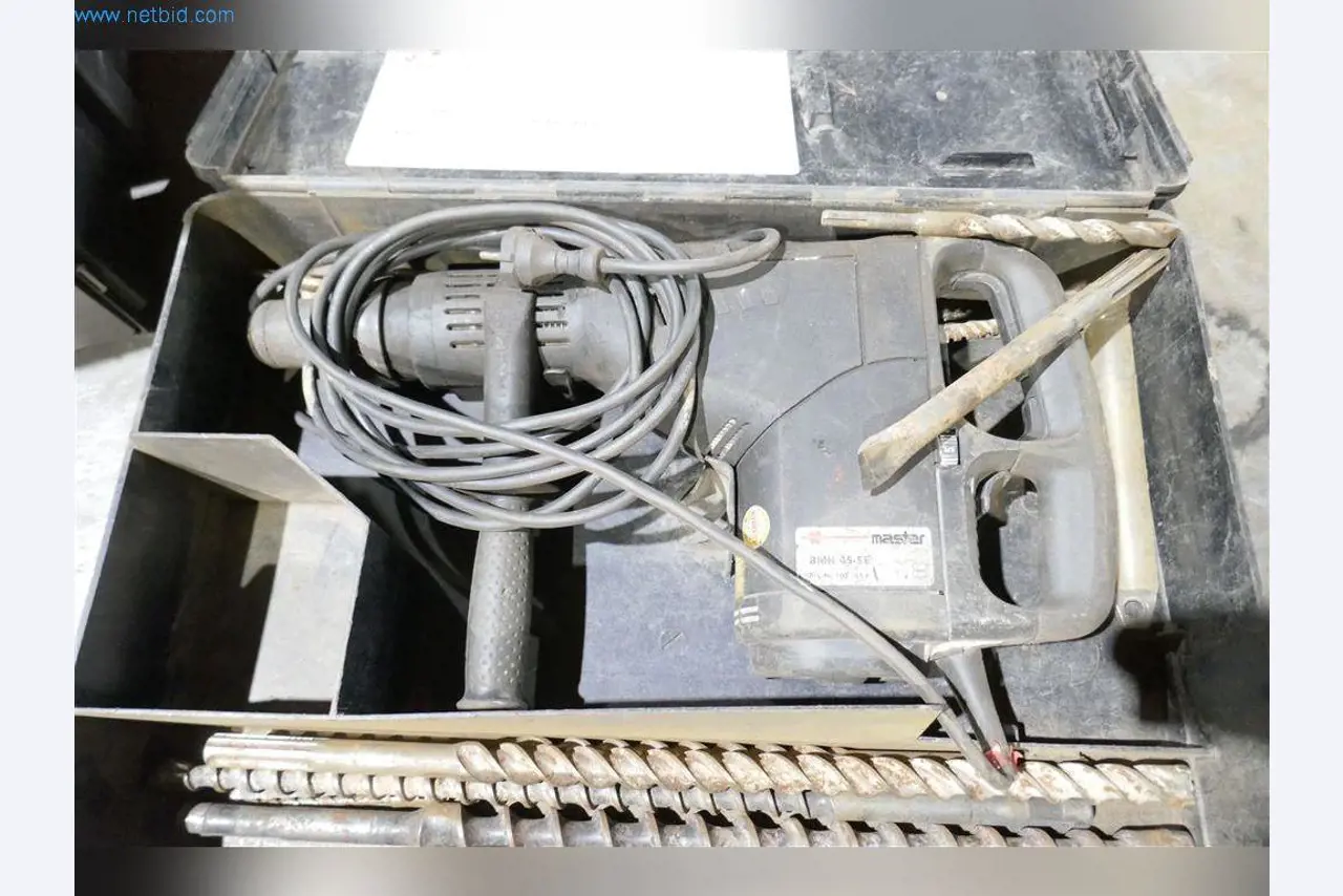 Maquinaria, equipos operativos y de oficina, existencias, materiales de montaje y vehículos-7