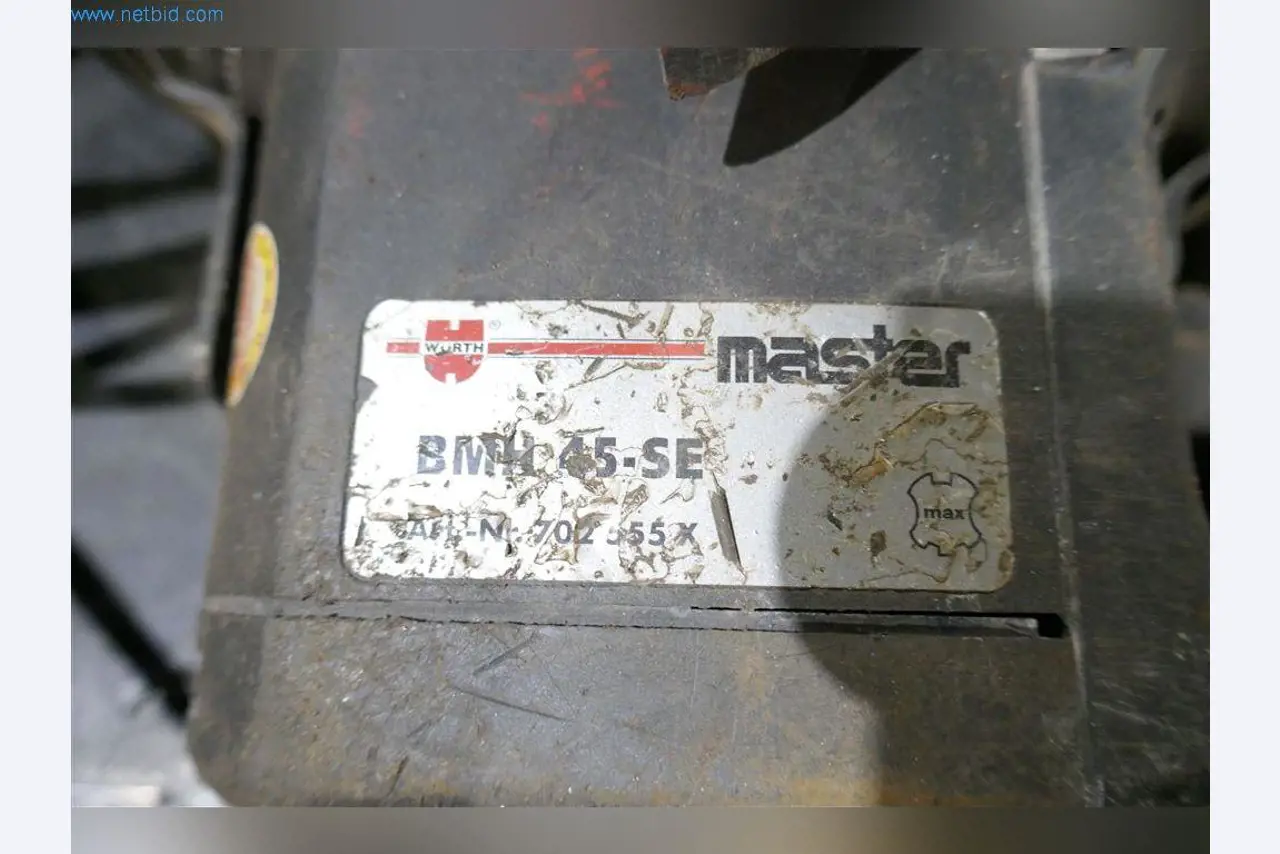 Maquinaria, equipos operativos y de oficina, existencias, materiales de montaje y vehículos-8