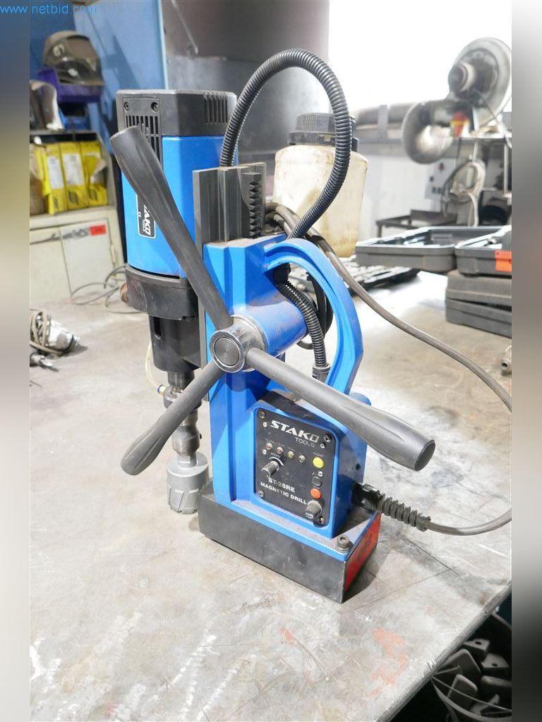 Stroje, provozní a kancelářské vybavení, zásoby, montážní materiál a vozidla-1