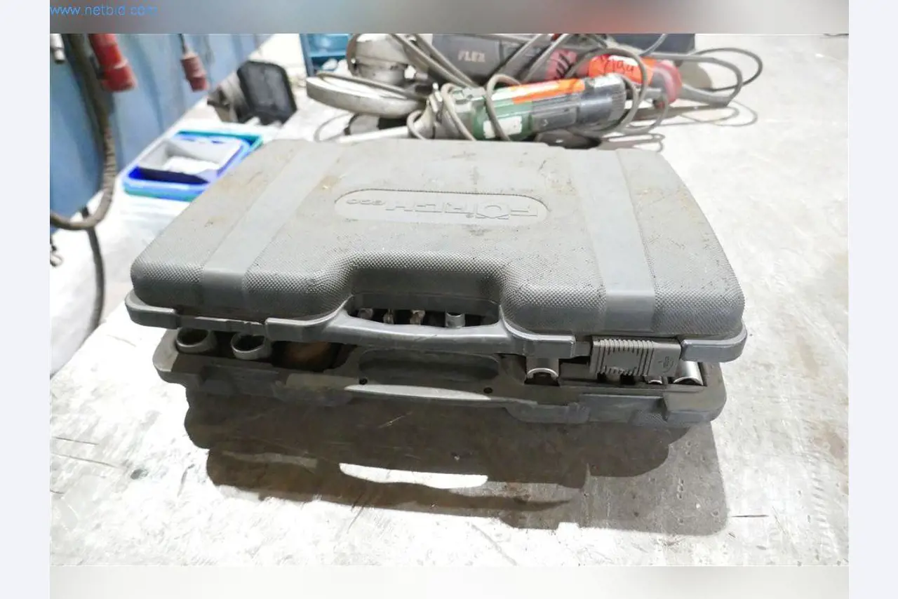 Machines, bedrijfs- en kantooruitrusting, voorraden, assemblagematerialen en voertuigen-7