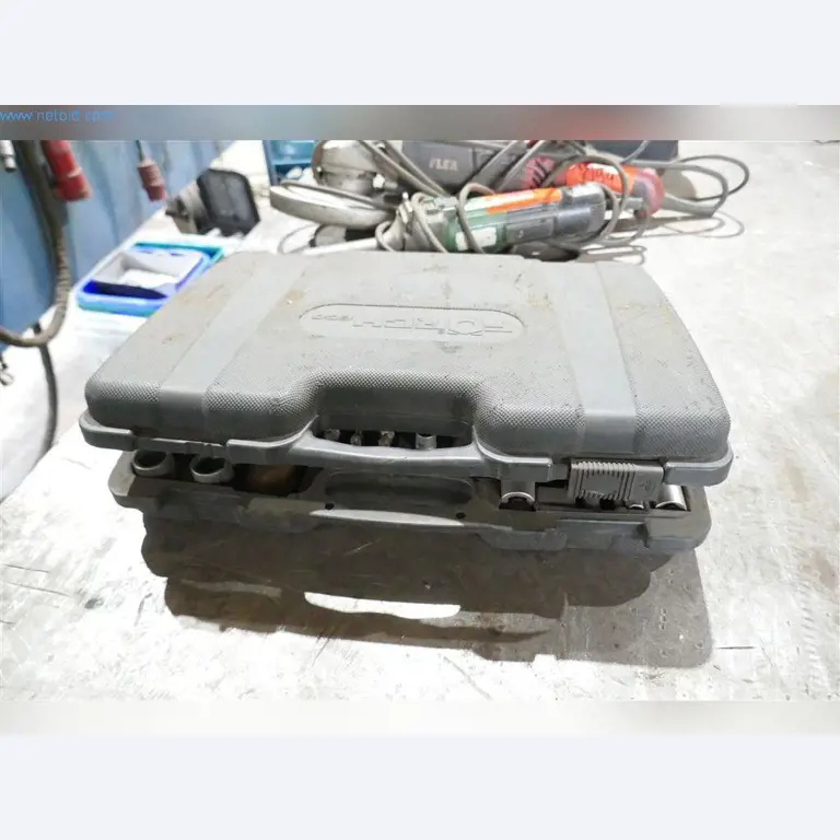 Machines, bedrijfs- en kantooruitrusting, voorraden, assemblagematerialen en voertuigen-7