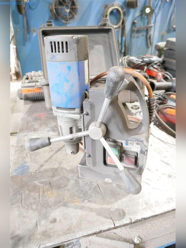 Maschinen, Betriebs- und Geschäftsausstattung, Warenvorräte, Montagematerial und Fahrzeuge (Bereich Stahlbau)-1