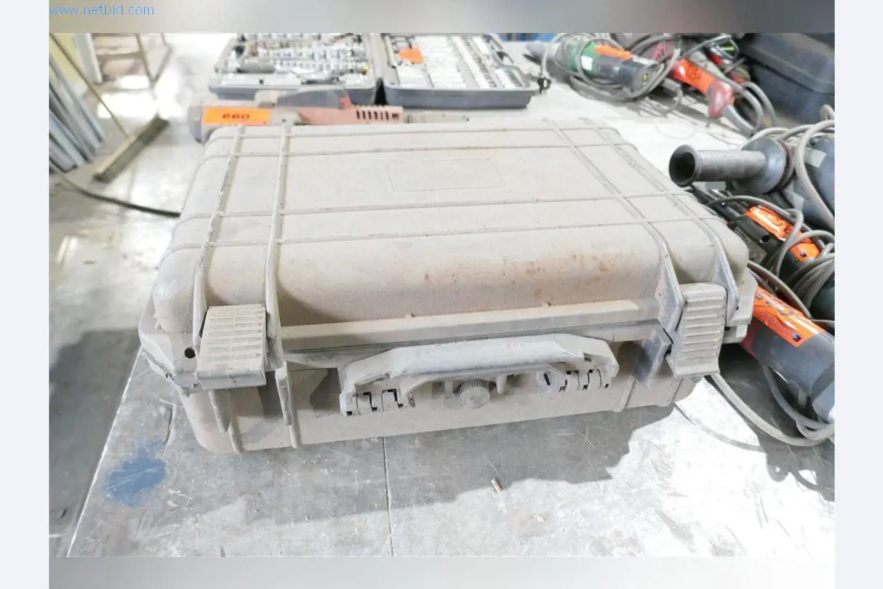 Stroje, provozní a kancelářské vybavení, zásoby, montážní materiál a vozidla-3