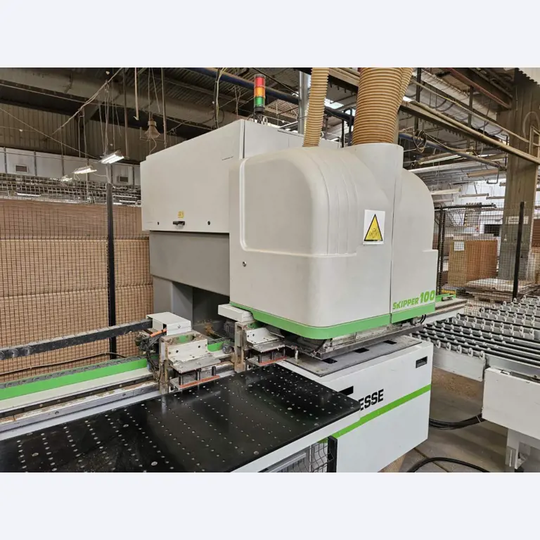 Maschinen zur Möbelproduktion-2