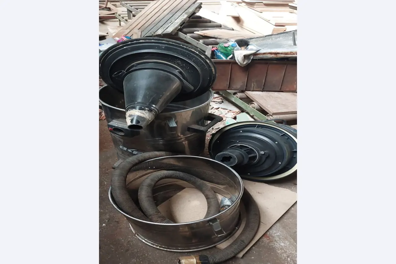 Maschinen zur Möbelproduktion-3